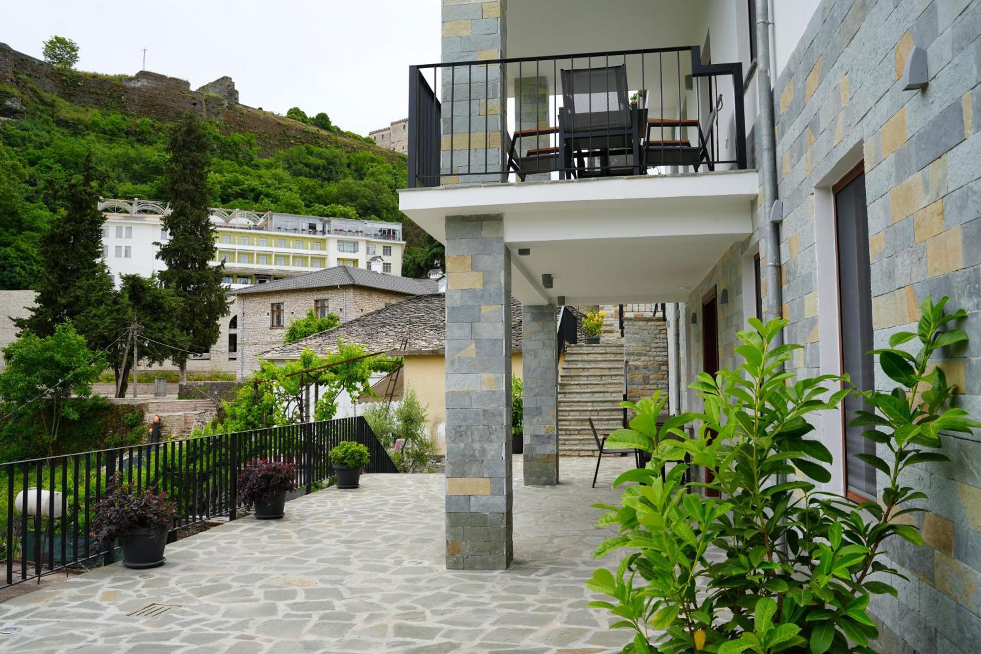 Castlefront Villa Gjirokastër Esterno foto