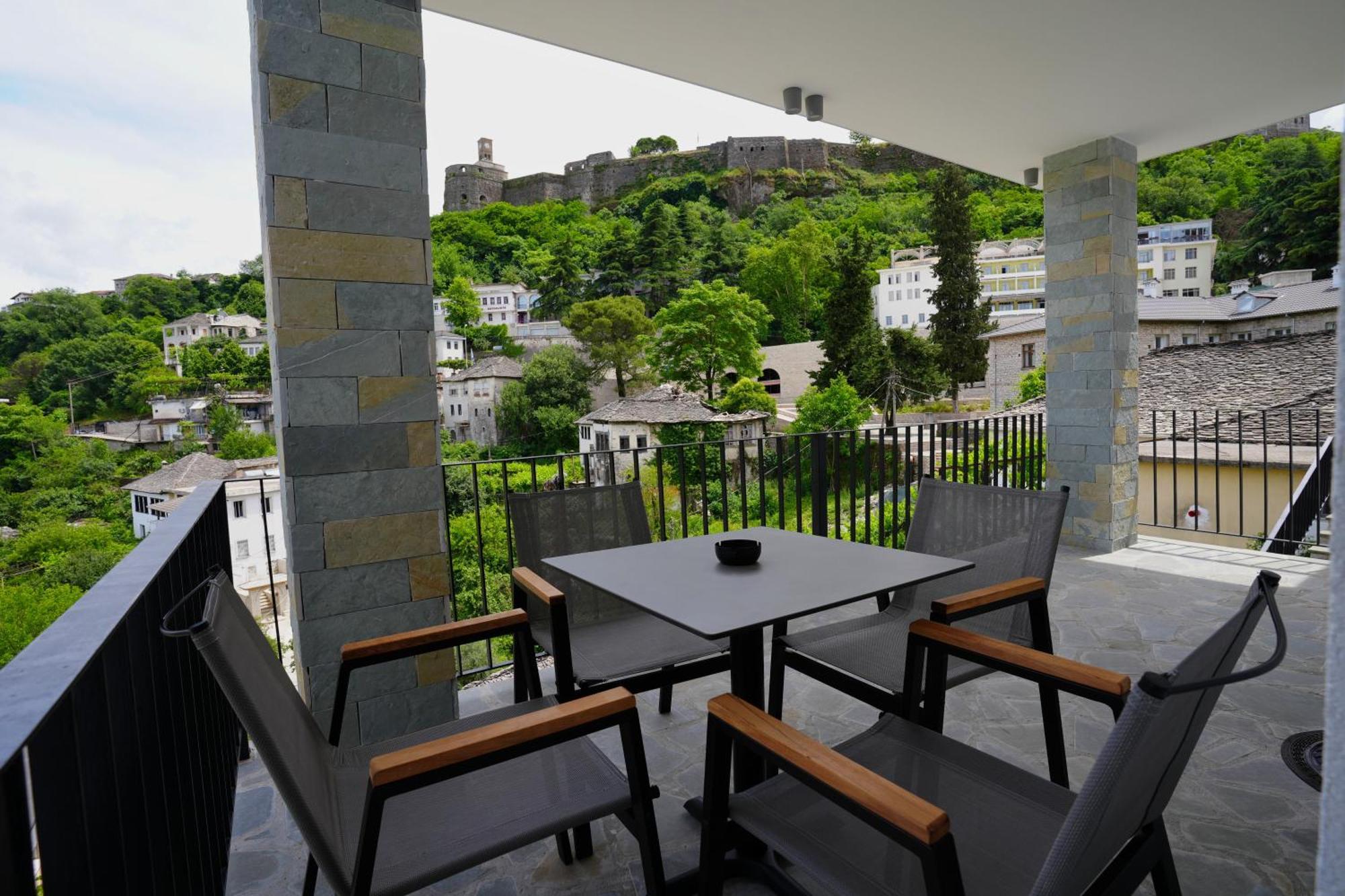 Castlefront Villa Gjirokastër Esterno foto