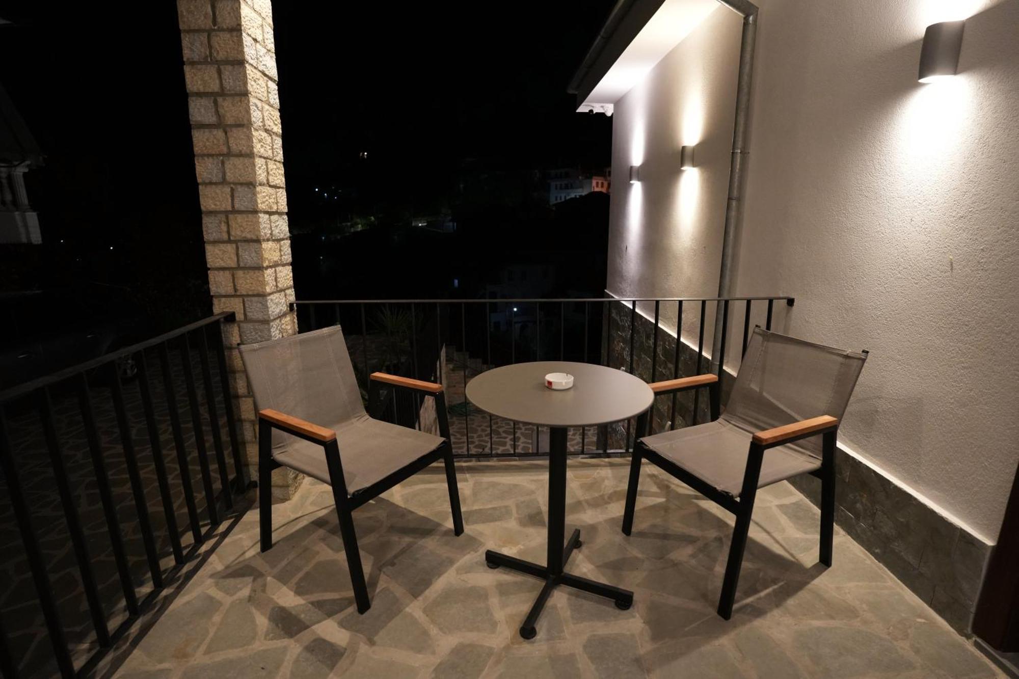 Castlefront Villa Gjirokastër Esterno foto