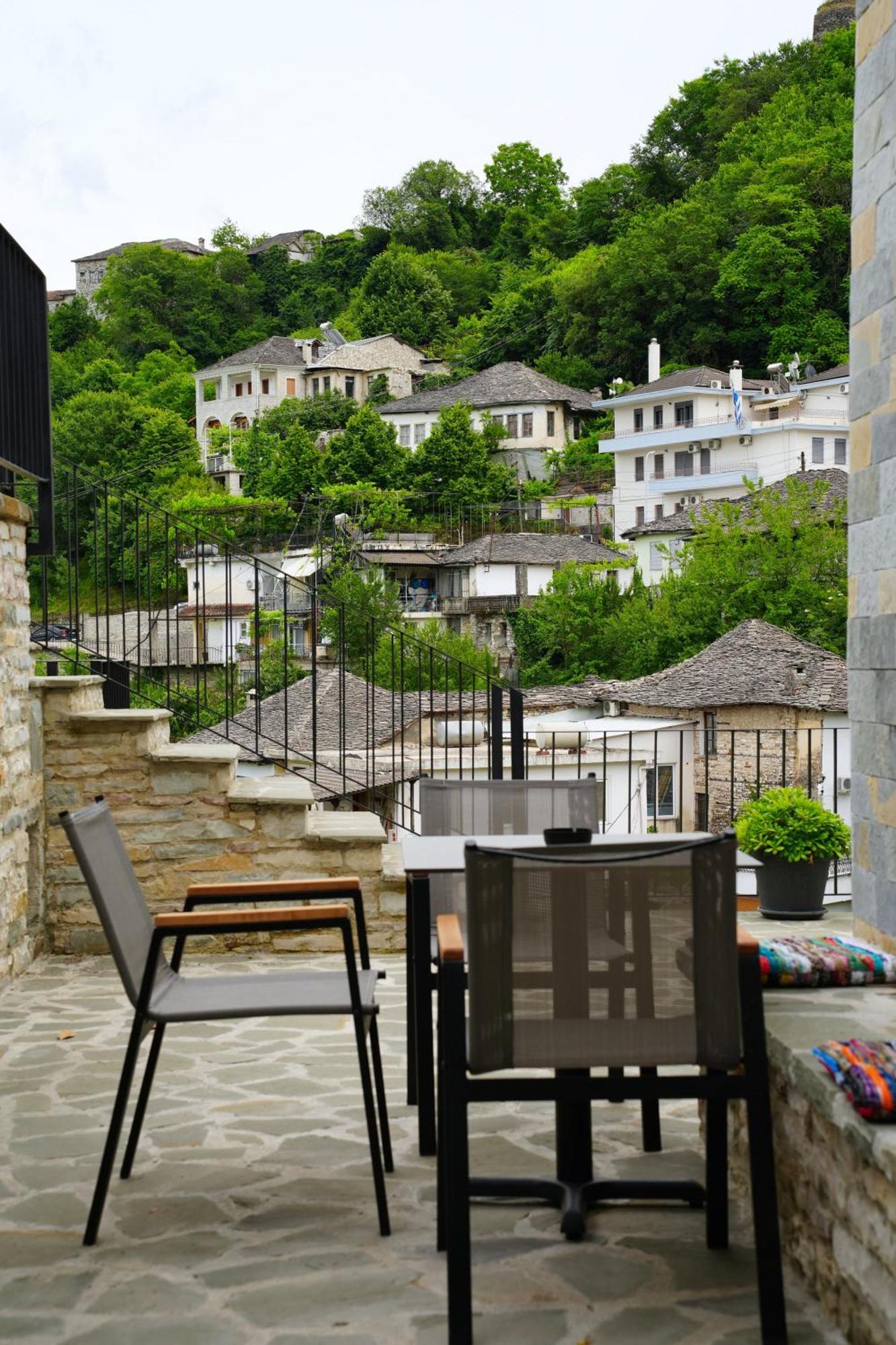 Castlefront Villa Gjirokastër Esterno foto