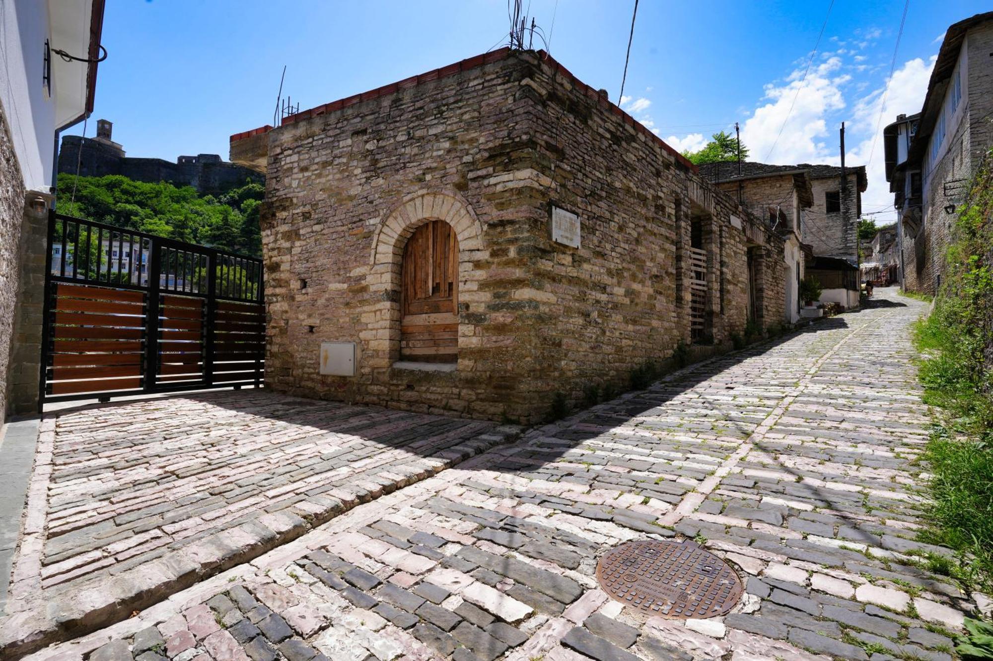Castlefront Villa Gjirokastër Esterno foto