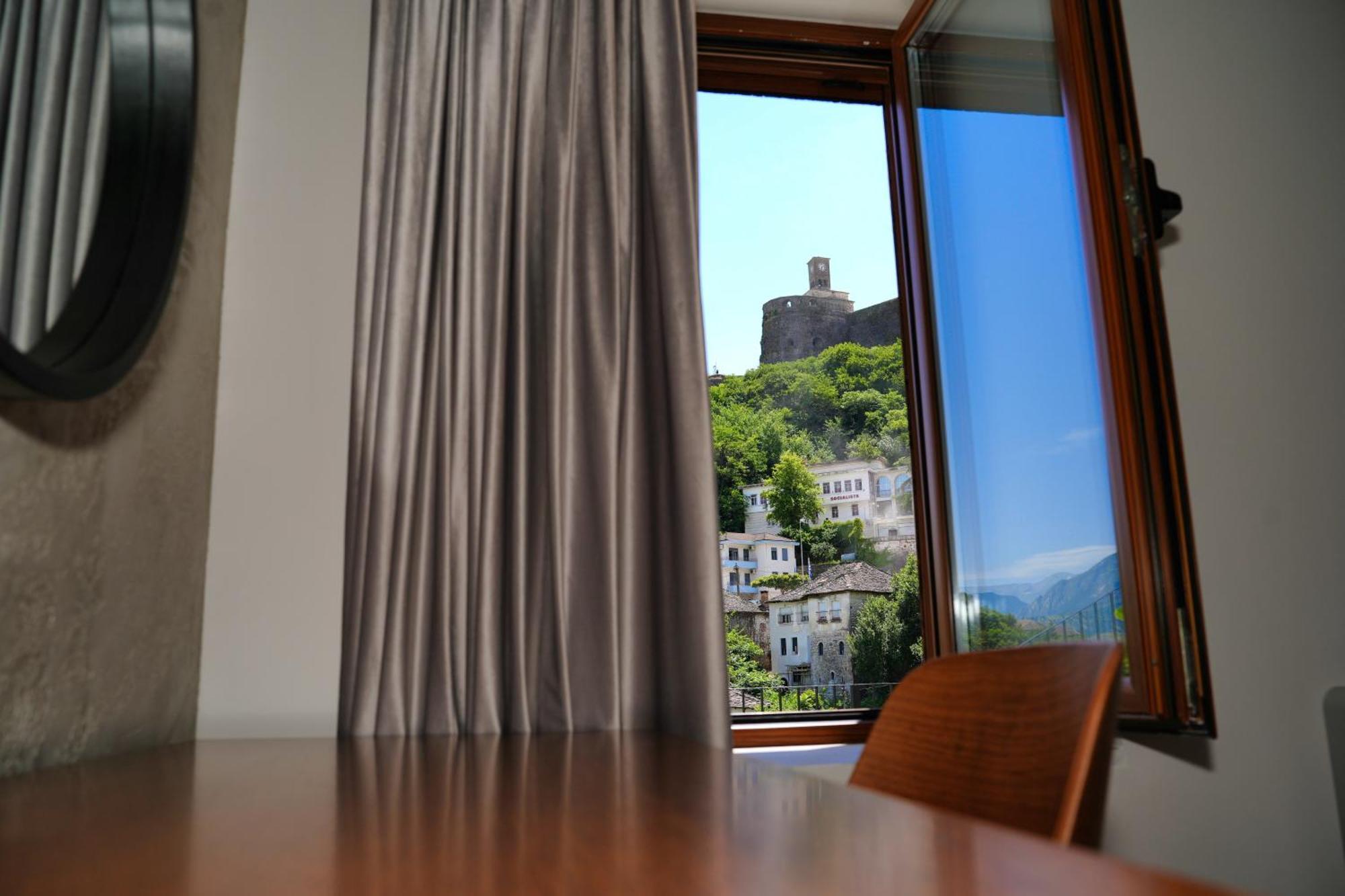 Castlefront Villa Gjirokastër Esterno foto